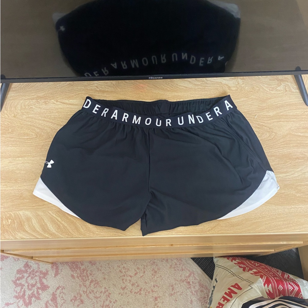 NET Under Amour Shorts